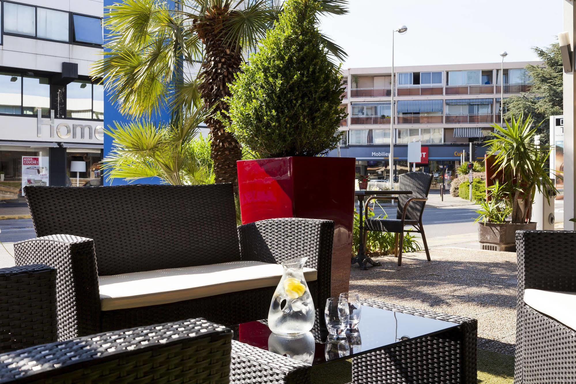 The Originals City, Hotel Galaxie, Nice Aeroport Saint-Laurent-du-Var Dış mekan fotoğraf