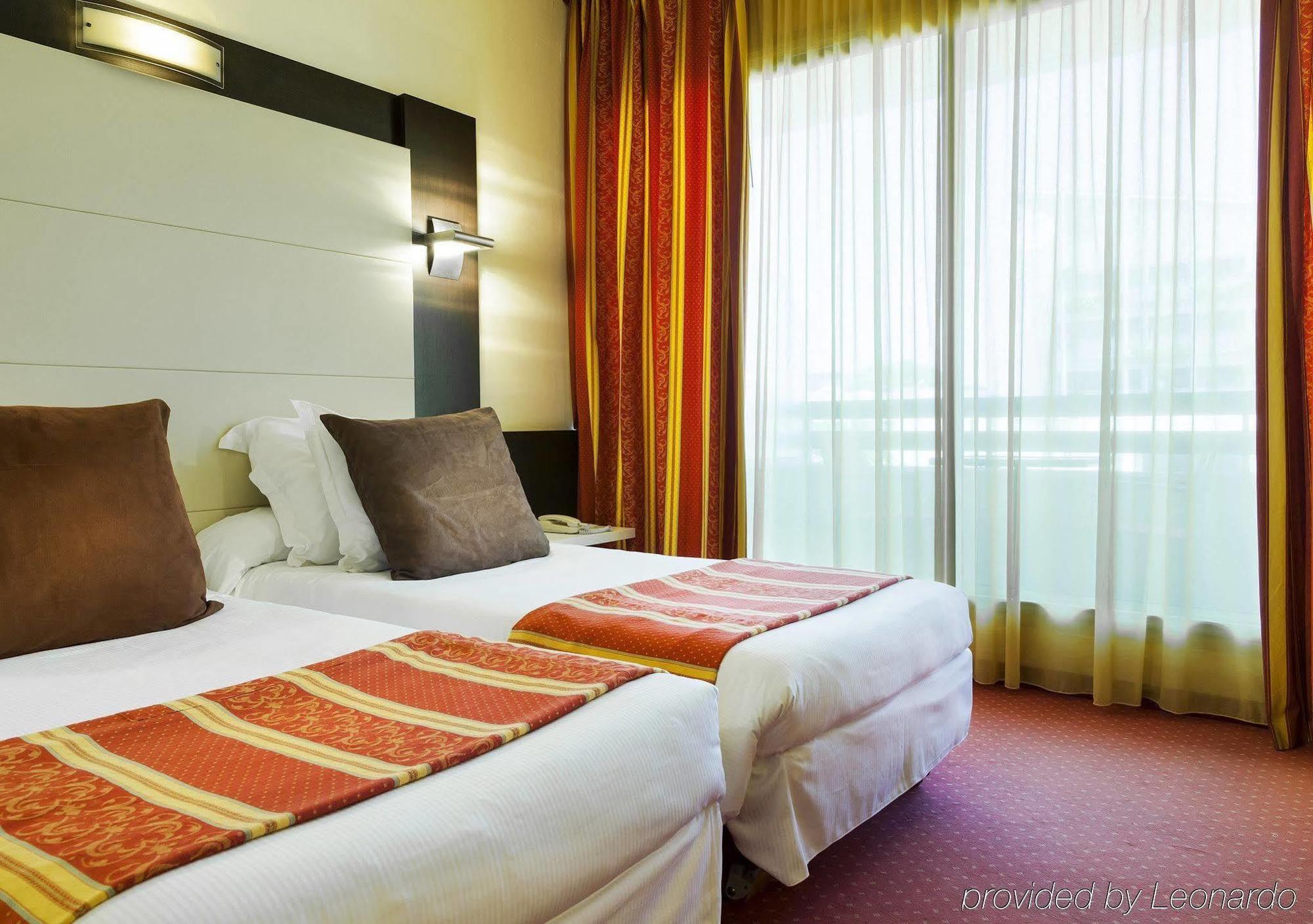 The Originals City, Hotel Galaxie, Nice Aeroport Saint-Laurent-du-Var Dış mekan fotoğraf