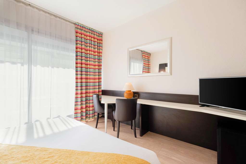 The Originals City, Hotel Galaxie, Nice Aeroport Saint-Laurent-du-Var Oda fotoğraf